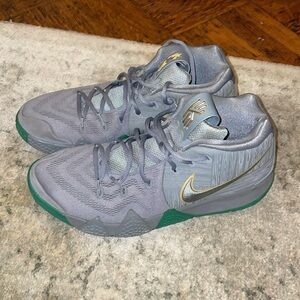 Nike Kyrie Irving Basketball Shoes - Grey